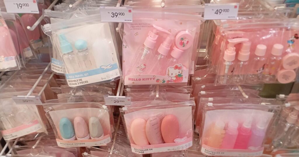 MINISOトラベルグッズの陳列