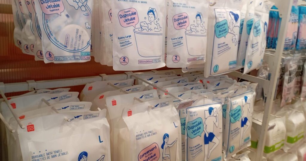 MINISO トラベルグッズ　の陳列