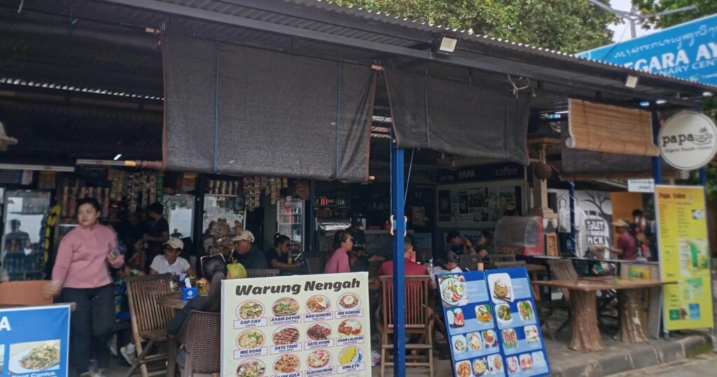 バリ島サヌールのローカル食堂 Warung Kak Epo の外観