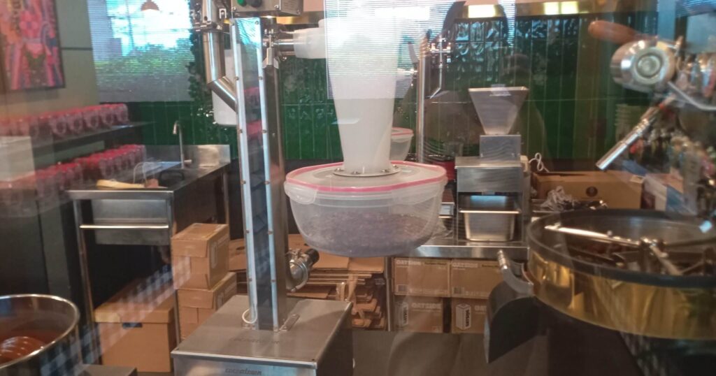 バリ島サヌール ジャングルゴールド直営店 チョコレート製造工程