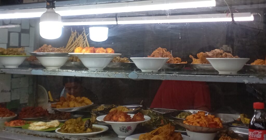 バリ島 サヌール シンドゥナイトマーケットナシチャンプル屋台