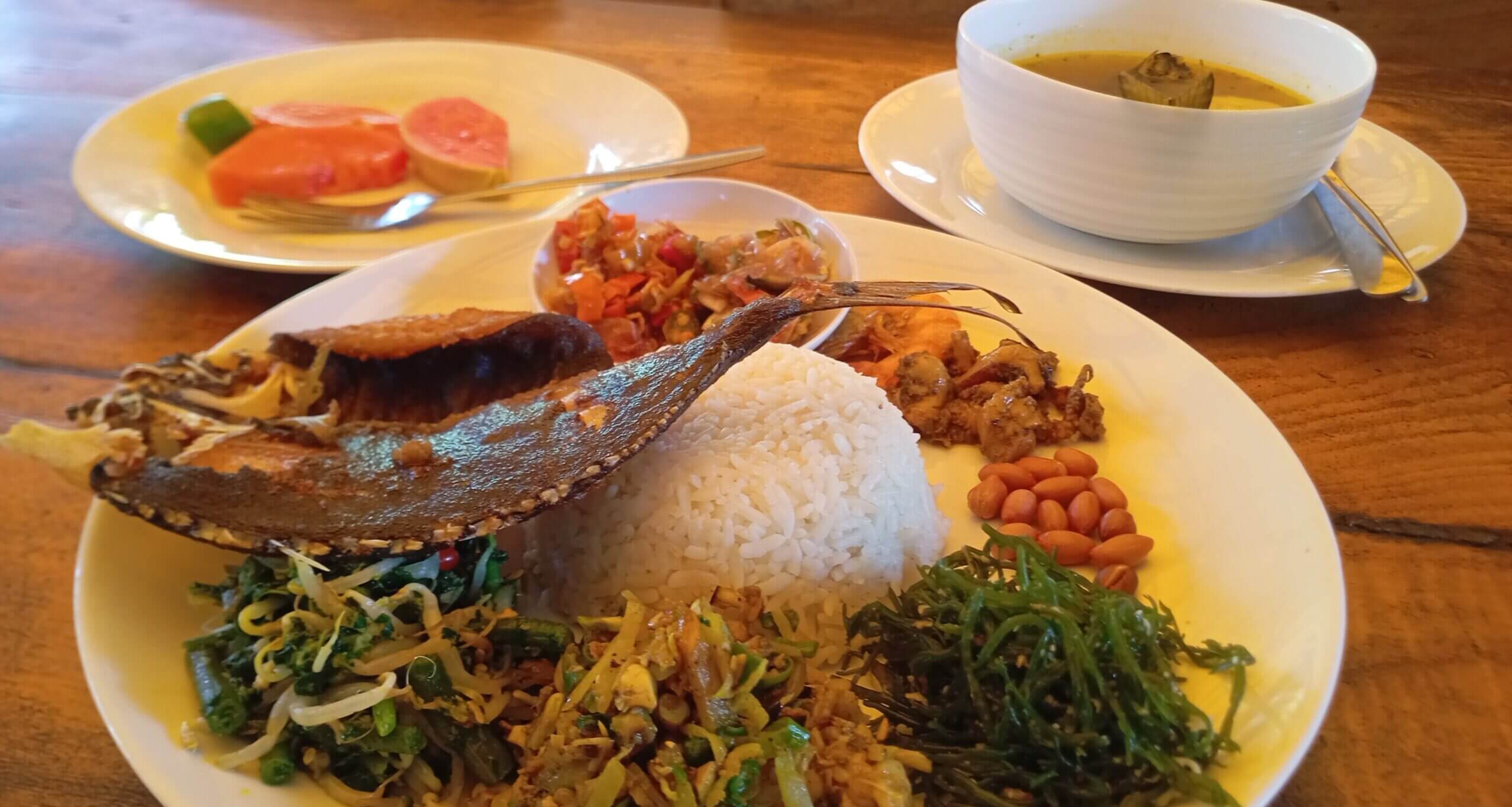 バリ島サヌール Warung Soeper Sanur ナシチャンプルスタイルの料理