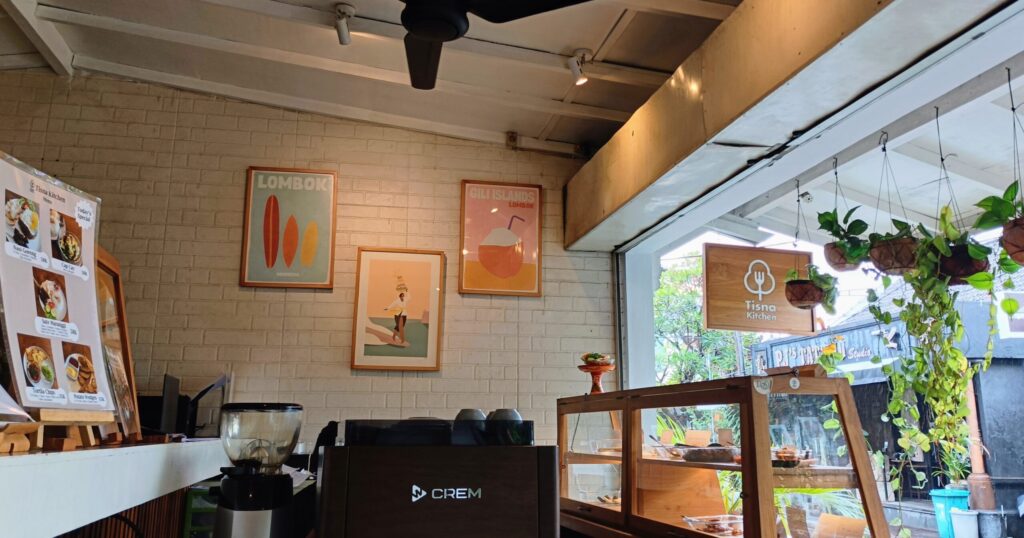 Tisna Kitchenレジカウンターの様子