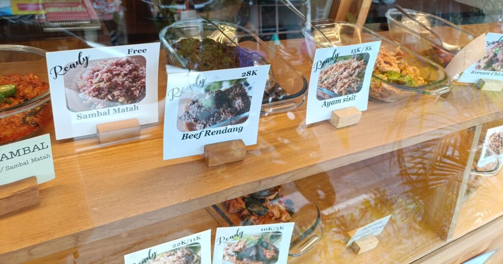 Tisna Kitchenナシチャンプルのショーケース