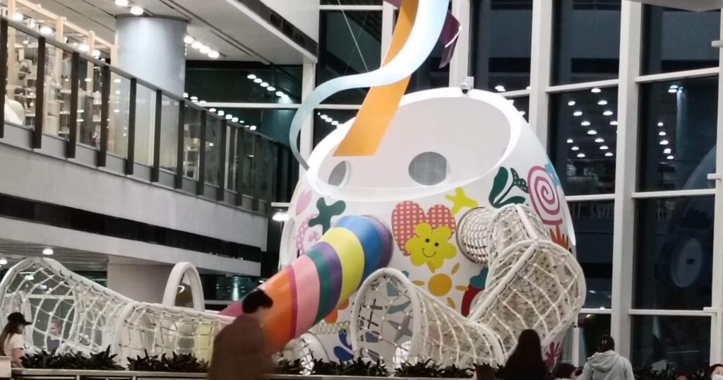 香港国際空港待合エリアにある無料設備　遊具コーナー