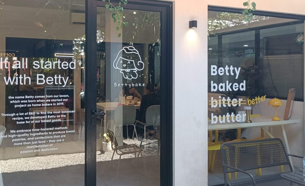 Betty Bake Bakery & Coffee屋内入口の写真